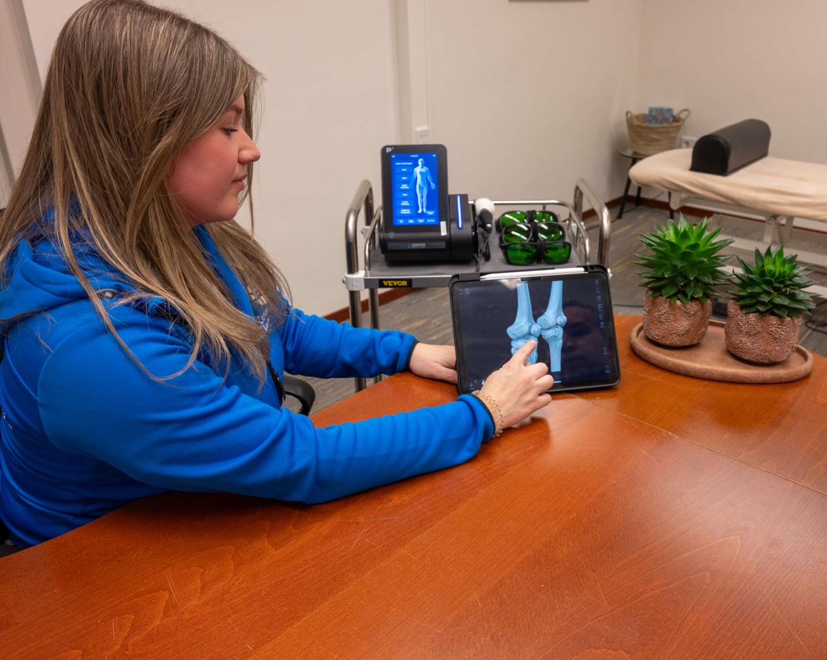 patellapeesontsteking behandelen met lasertherapie